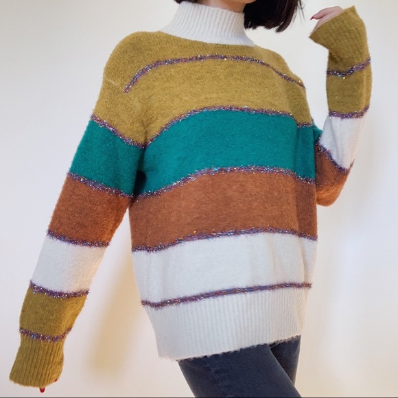 Cozy and festive sweater by Allison New York - Picture 4 of 4